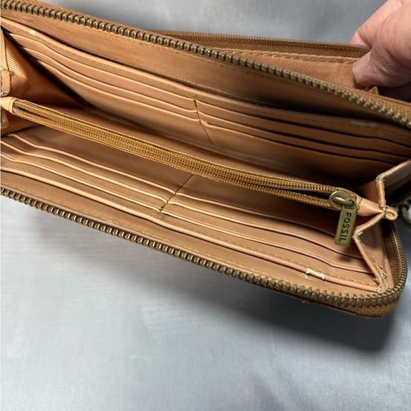 Fossil Tan Leather Wristlet Wallet - Picture 4 of 16